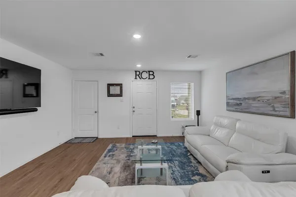 $2,000 | 4154 Saltillo Lakes Drive, Baytown, TX 77521