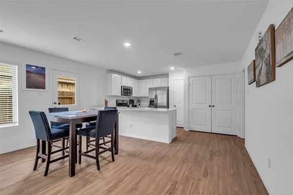 $2,000 | 4154 Saltillo Lakes Drive, Baytown, TX 77521