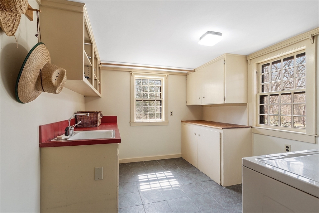 320 Lowell Road Concord, MA 01742 - Photo 23 of 42