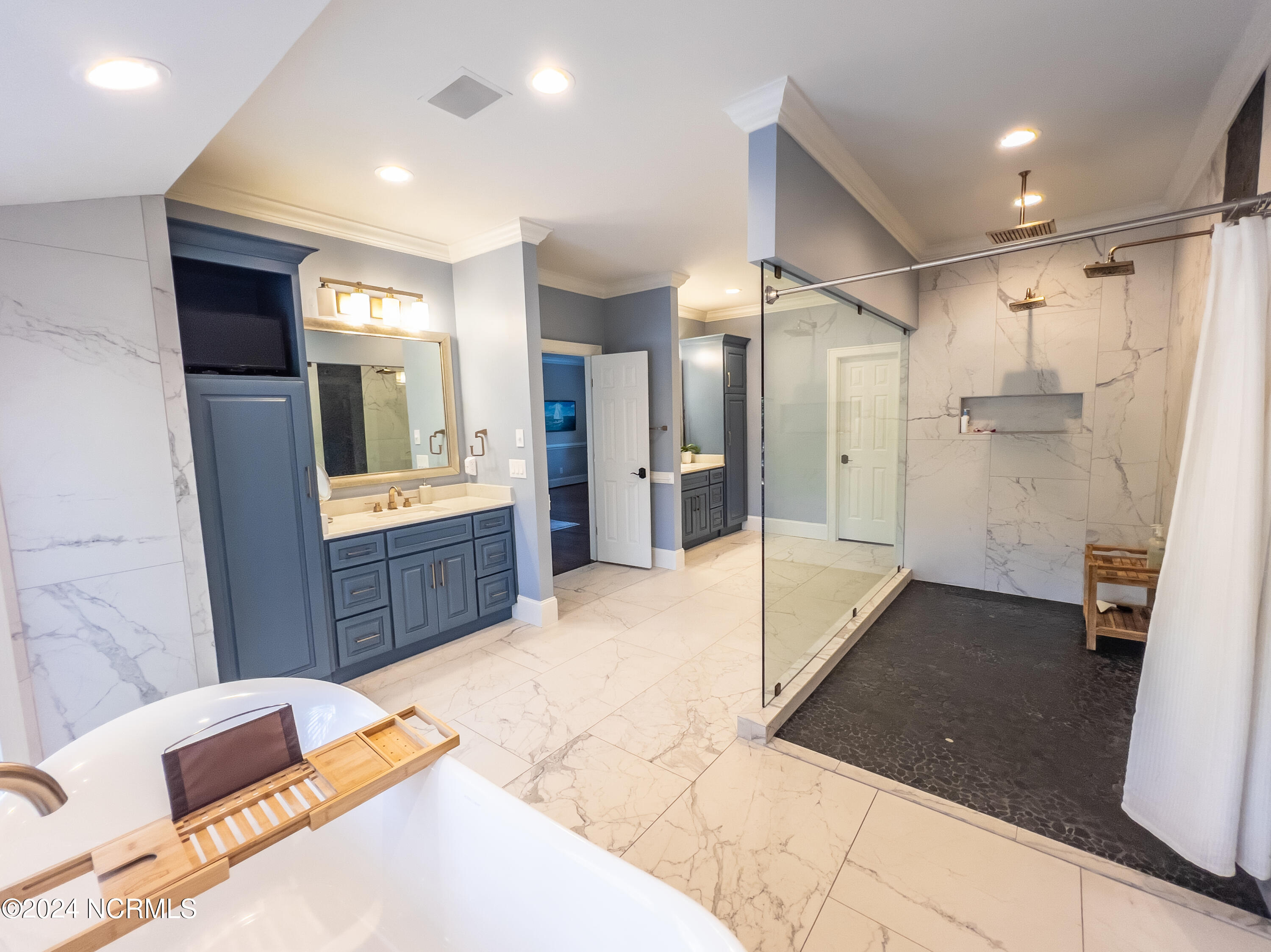 110 Hearthstone Road Pinehurst, NC 28374 - Photo 29 of 51 Ensuite