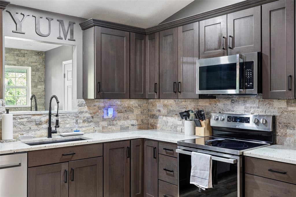 11311 Northeast 40th Street Road Silver Springs, FL 34488 - Photo 14 of 67