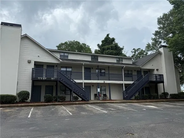 $1,175 | 1001 Park Hill Drive, Unit A1, Gainesville, GA 30501