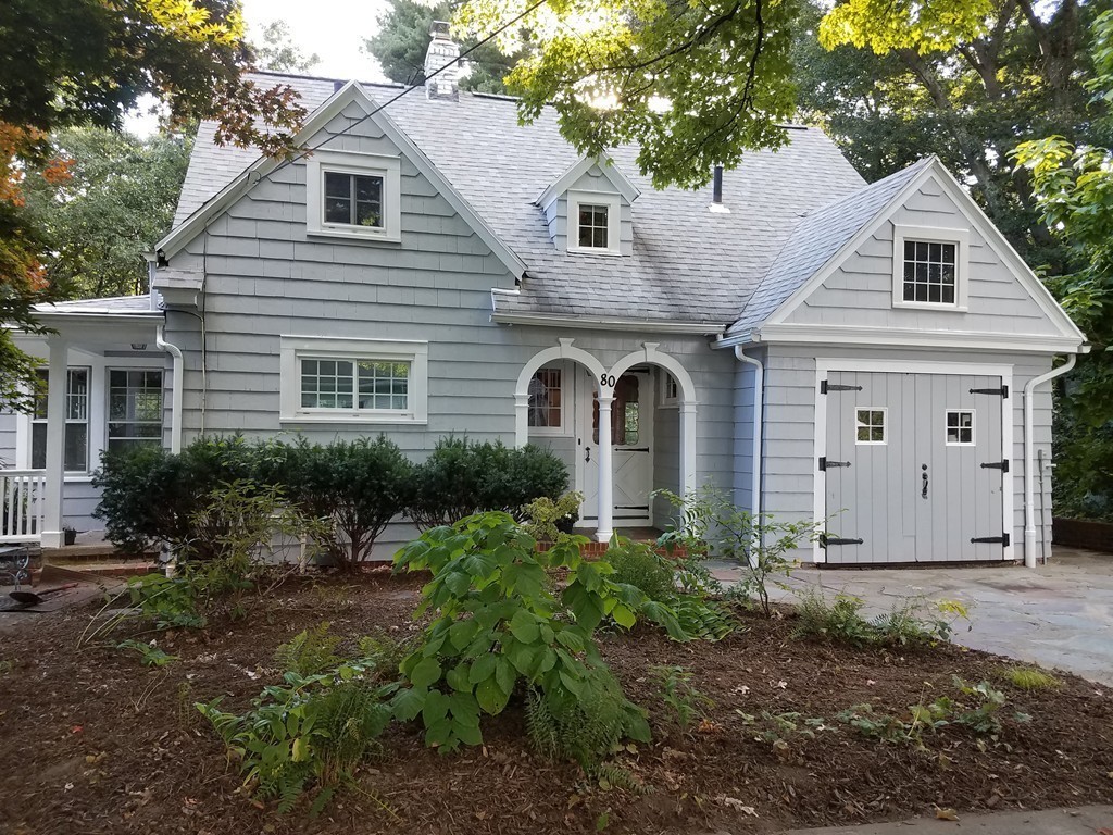 80 Eleanor Road Springfield, MA 01108 - Photo 3 of 30 a front view of a house with garden