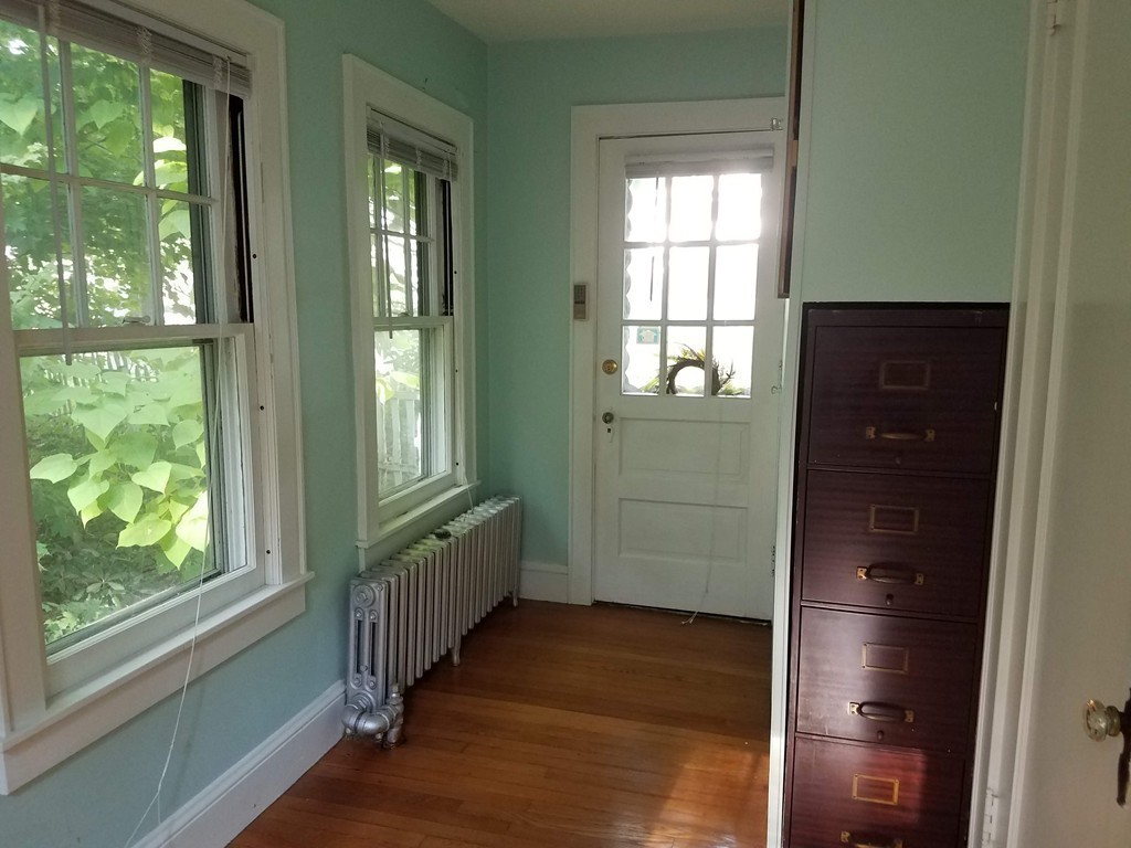 80 Eleanor Road Springfield, MA 01108 - Photo 5 of 30 a view of an entryway