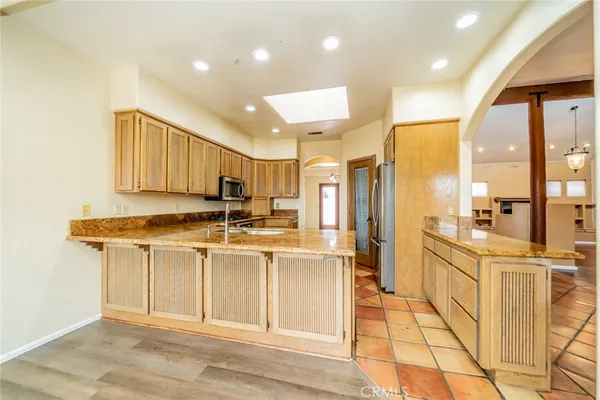 $2,995 | 7440 3rd, Hesperia, CA 92345