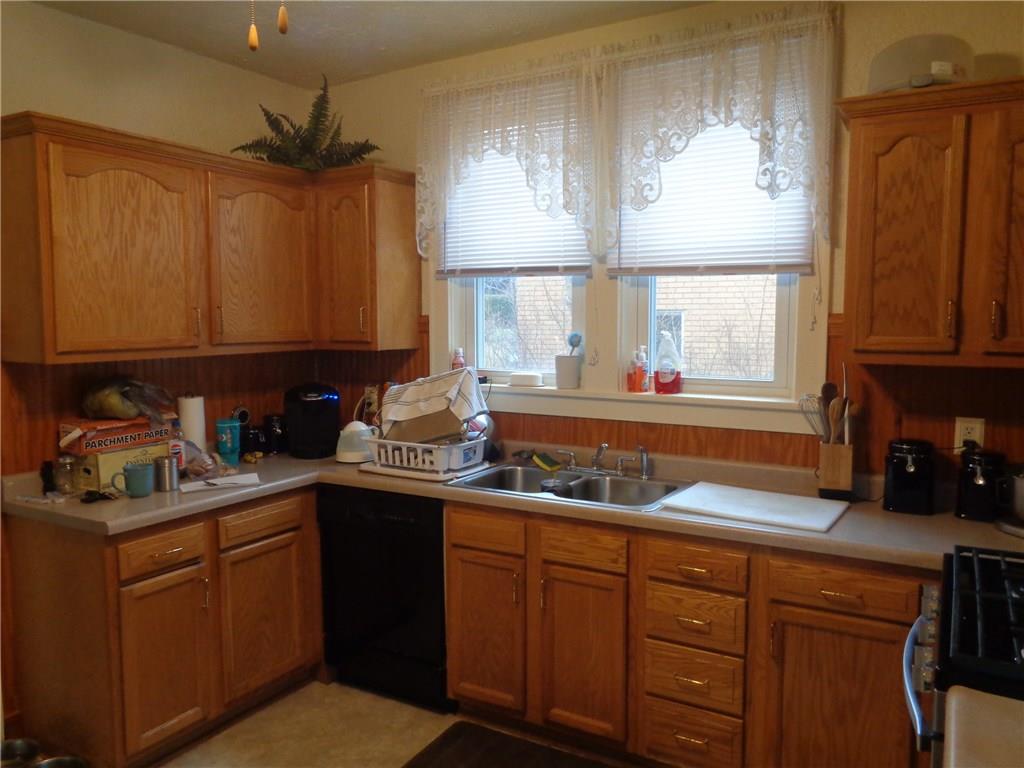 308 Ridge Road Ambridge, PA 15003 - Photo 3 of 22 Gallery Image 3