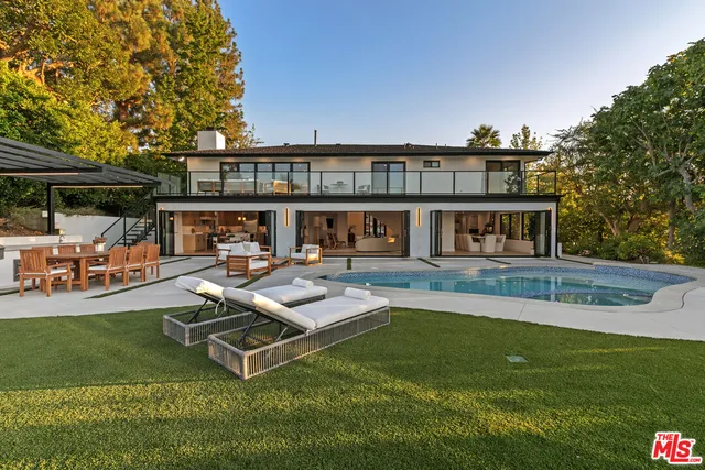 $3,795,000 | 18101 Green Meadow Drive, Encino, CA 91316