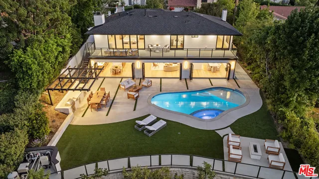 $3,795,000 | 18101 Green Meadow Drive, Encino, CA 91316