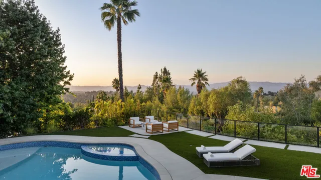 $3,795,000 | 18101 Green Meadow Drive, Encino, CA 91316