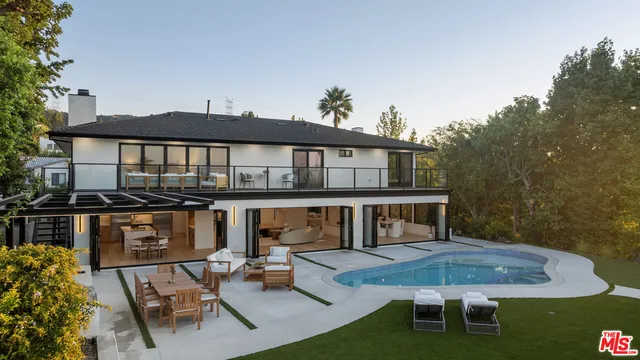 $3,795,000 | 18101 Green Meadow Drive, Encino, CA 91316