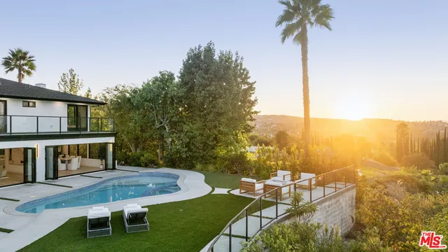 $3,795,000 | 18101 Green Meadow Drive, Encino, CA 91316