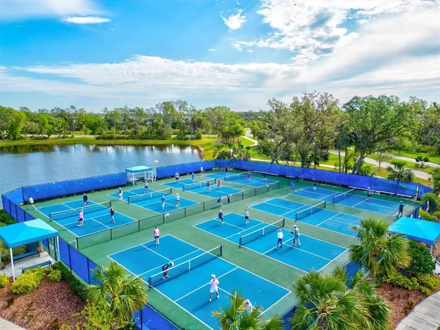 $399,900 | 21605 Avon Park Court, Venice, FL 34293