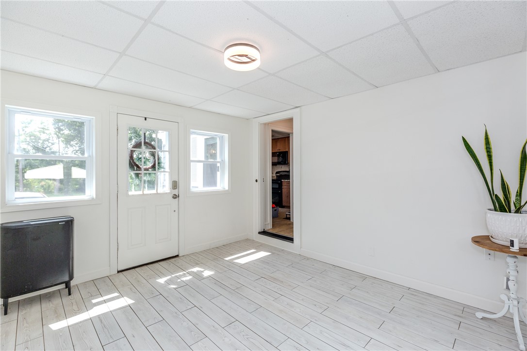 1270 Pippin Orchard Road Cranston, RI 02921 - Photo 5 of 41