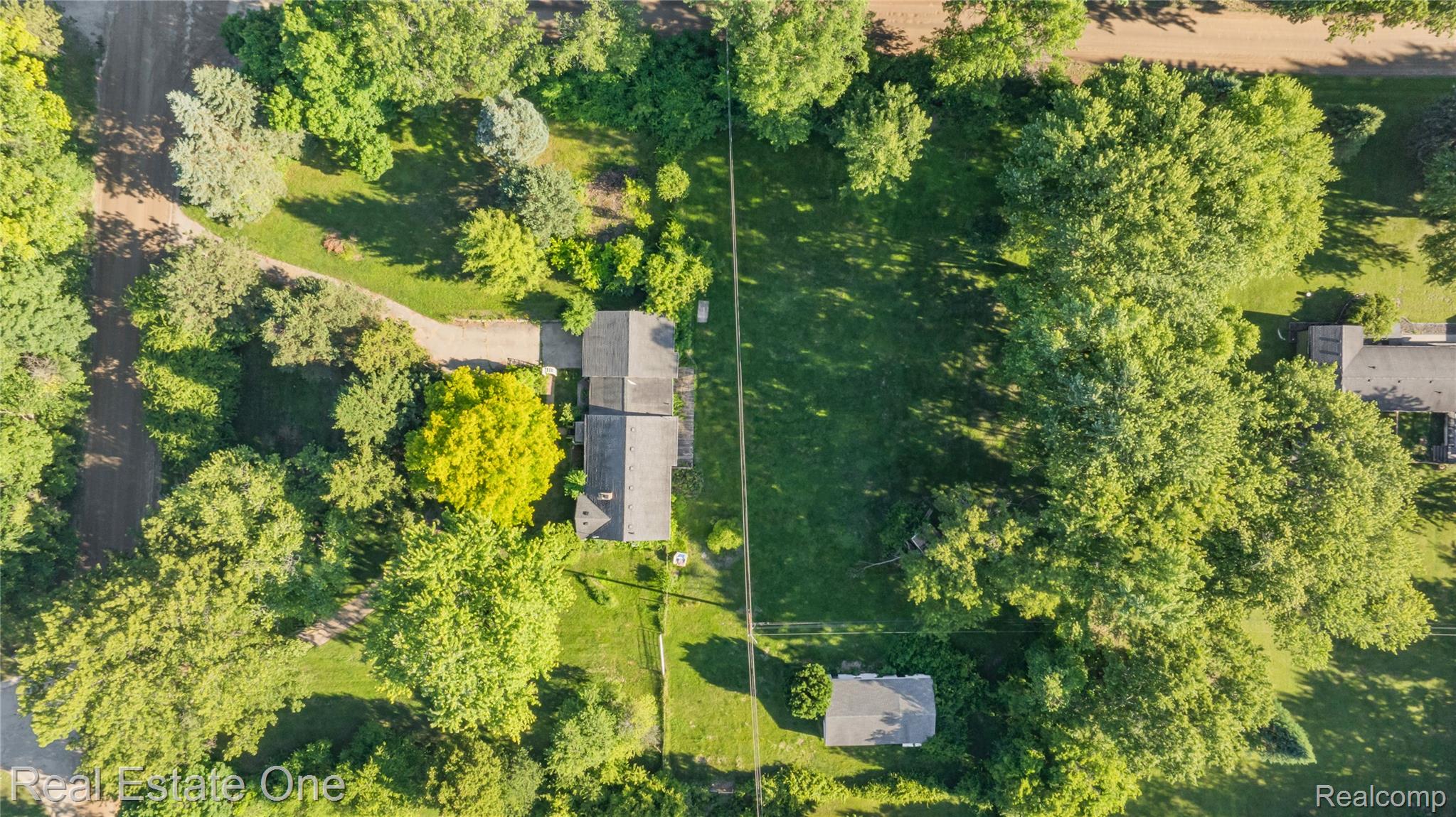 9585 North Eston Road Clarkston, MI 48348 - Photo 46 of 60 9585 N Eston - OnDemand Pix Photography (36).jpg