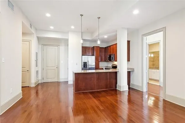 $2,300 | 1201 Canal Street, Unit 413, New Orleans, LA 70112