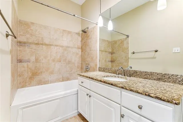 $2,300 | 1201 Canal Street, Unit 413, New Orleans, LA 70112