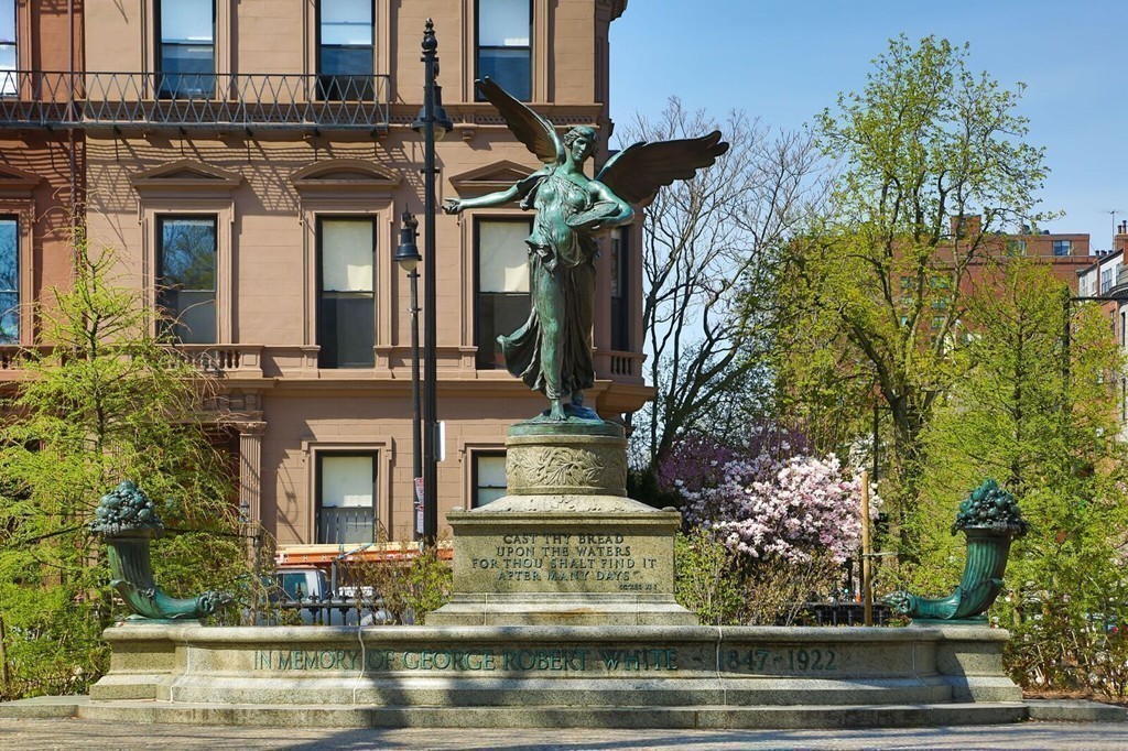 89 Beacon Street, Unit PH Boston, MA 02108 - Photo 21 of 22 front view of a building