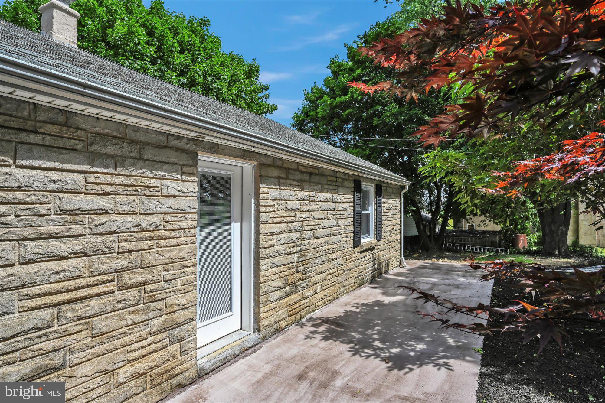 357 Bell Road Christiana, PA 17509 - Photo 4 of 27 Gallery Image 4
