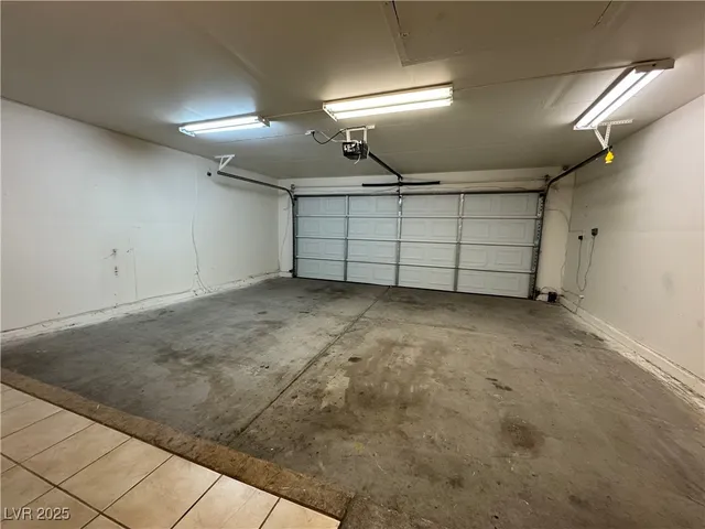 $2,095 | 830 Coastal Beach Road, Henderson, NV 89002