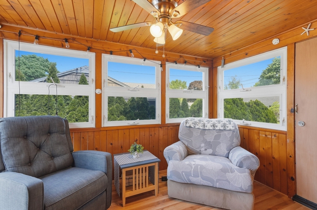 36 Glenn Road Lowell, MA 01852 - Photo 4 of 39