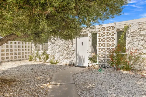 $1,649,000 | 811 East Grace Circle, Palm Springs, CA 92262