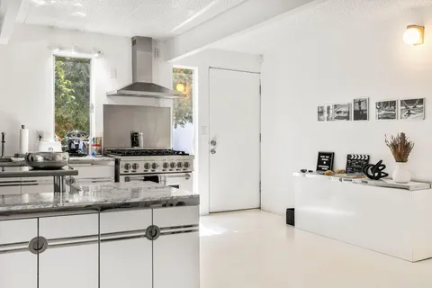 $1,649,000 | 811 East Grace Circle, Palm Springs, CA 92262