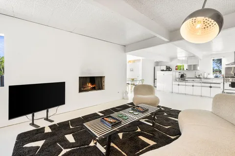 $1,649,000 | 811 East Grace Circle, Palm Springs, CA 92262