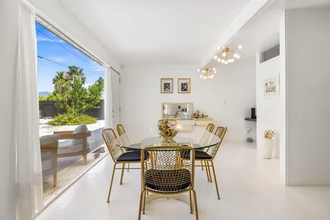 $1,649,000 | 811 East Grace Circle, Palm Springs, CA 92262