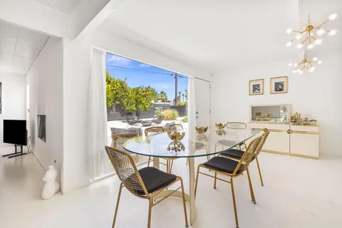 $1,649,000 | 811 East Grace Circle, Palm Springs, CA 92262