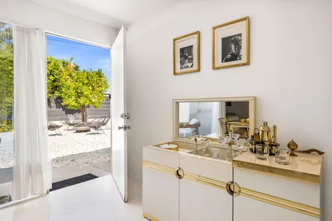 $1,649,000 | 811 East Grace Circle, Palm Springs, CA 92262