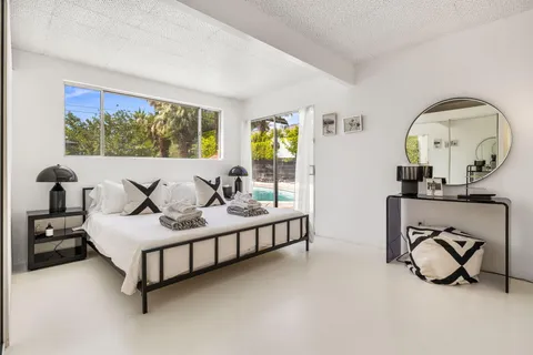 $1,649,000 | 811 East Grace Circle, Palm Springs, CA 92262