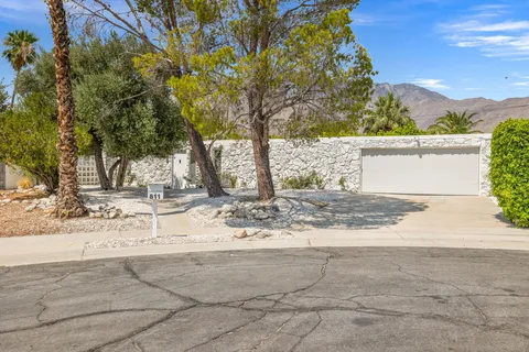 $1,649,000 | 811 East Grace Circle, Palm Springs, CA 92262