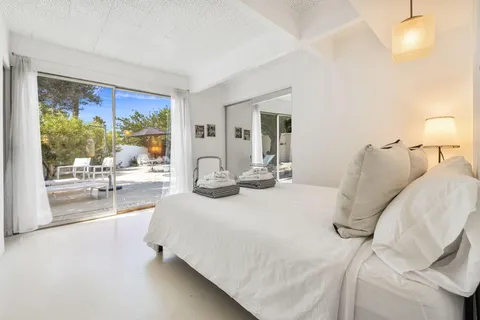 $1,649,000 | 811 East Grace Circle, Palm Springs, CA 92262