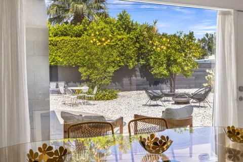 $1,649,000 | 811 East Grace Circle, Palm Springs, CA 92262