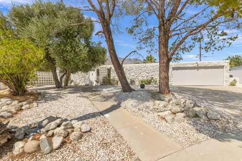 $1,649,000 | 811 East Grace Circle, Palm Springs, CA 92262