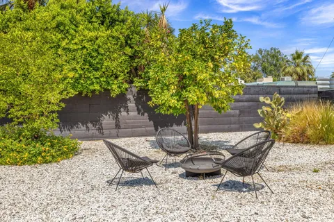 $1,649,000 | 811 East Grace Circle, Palm Springs, CA 92262