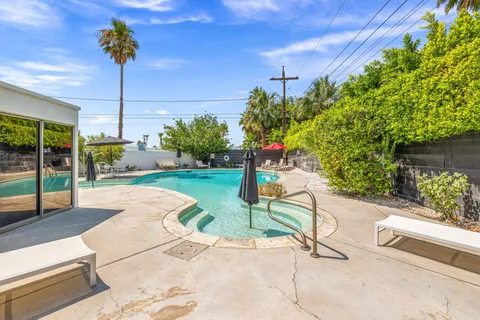 $1,649,000 | 811 East Grace Circle, Palm Springs, CA 92262