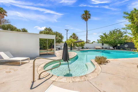 $1,649,000 | 811 East Grace Circle, Palm Springs, CA 92262