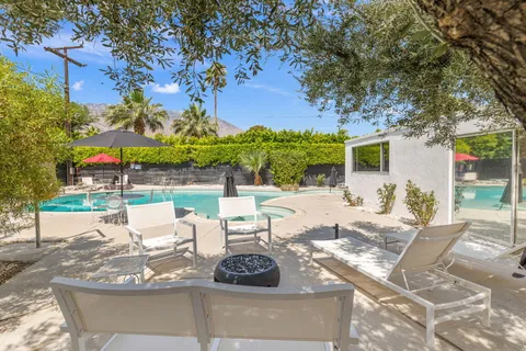 $1,649,000 | 811 East Grace Circle, Palm Springs, CA 92262