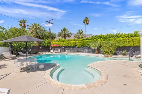 $1,649,000 | 811 East Grace Circle, Palm Springs, CA 92262
