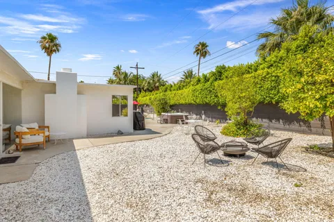 $1,649,000 | 811 East Grace Circle, Palm Springs, CA 92262
