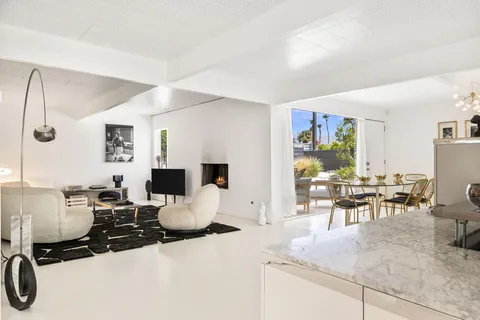 $1,649,000 | 811 East Grace Circle, Palm Springs, CA 92262
