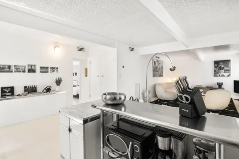 $1,649,000 | 811 East Grace Circle, Palm Springs, CA 92262