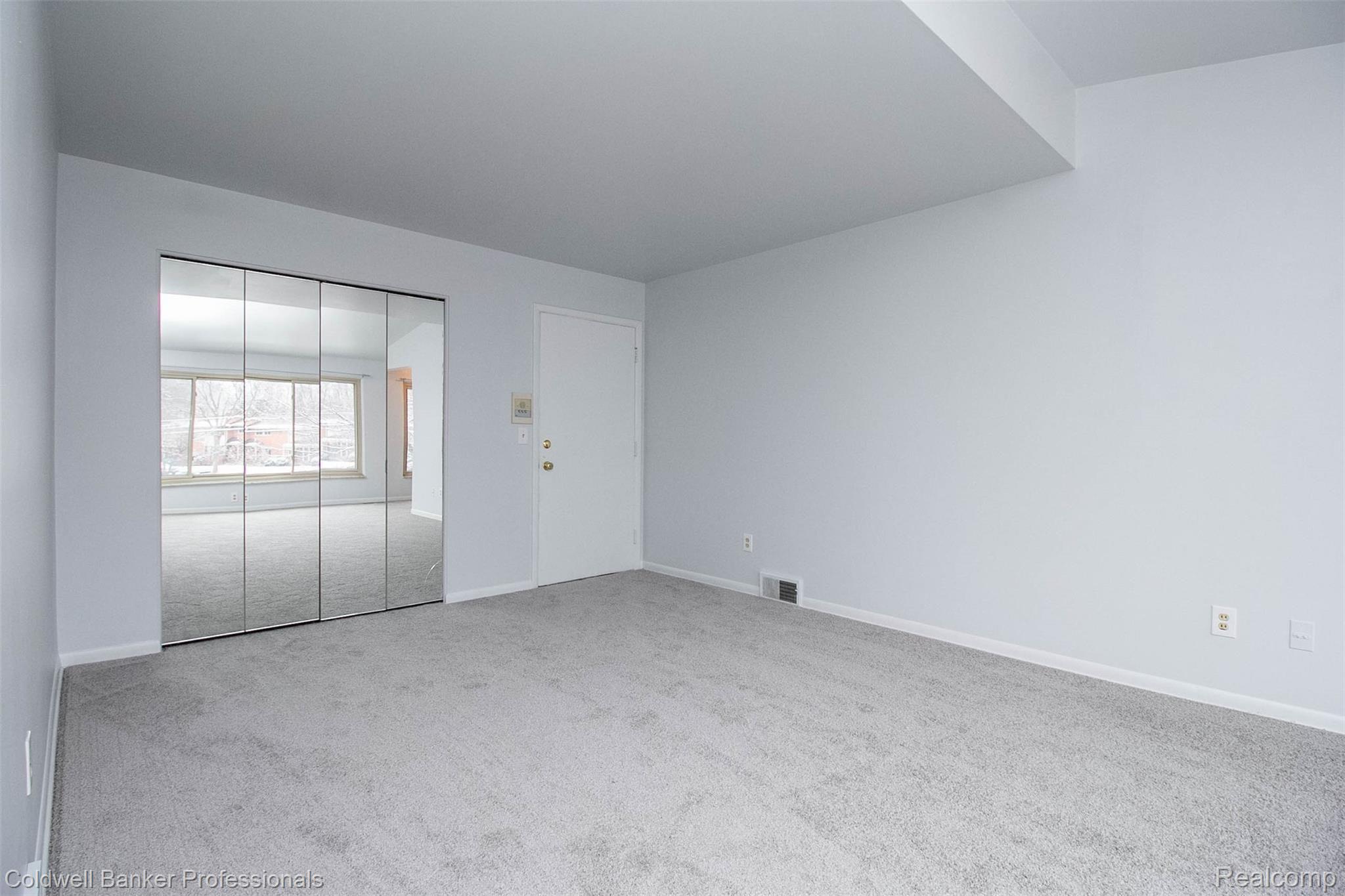 850 Adams Road, Unit 8 Birmingham, MI 48009 - Photo 4 of 24 3.jpg