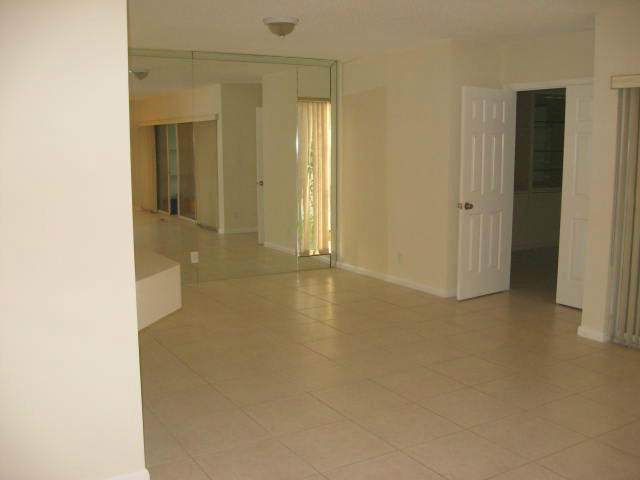 6165 Old Court Road, Unit 123 Boca Raton, FL 33433 - Photo 3 of 12 6165OldCt123Final 003