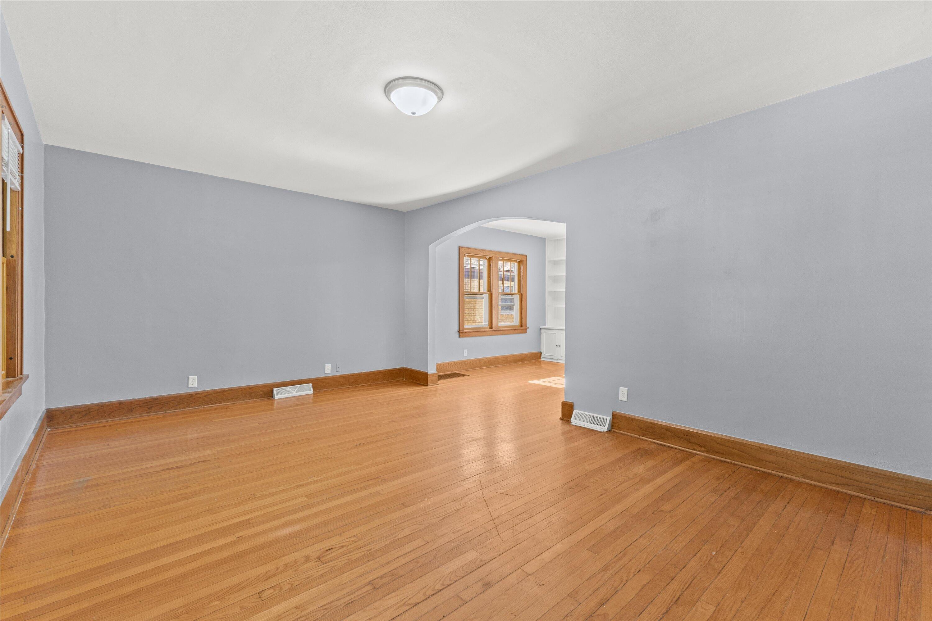 2213 Carlisle Avenue Racine, WI 53404 - Photo 11 of 31 29-KCM-9