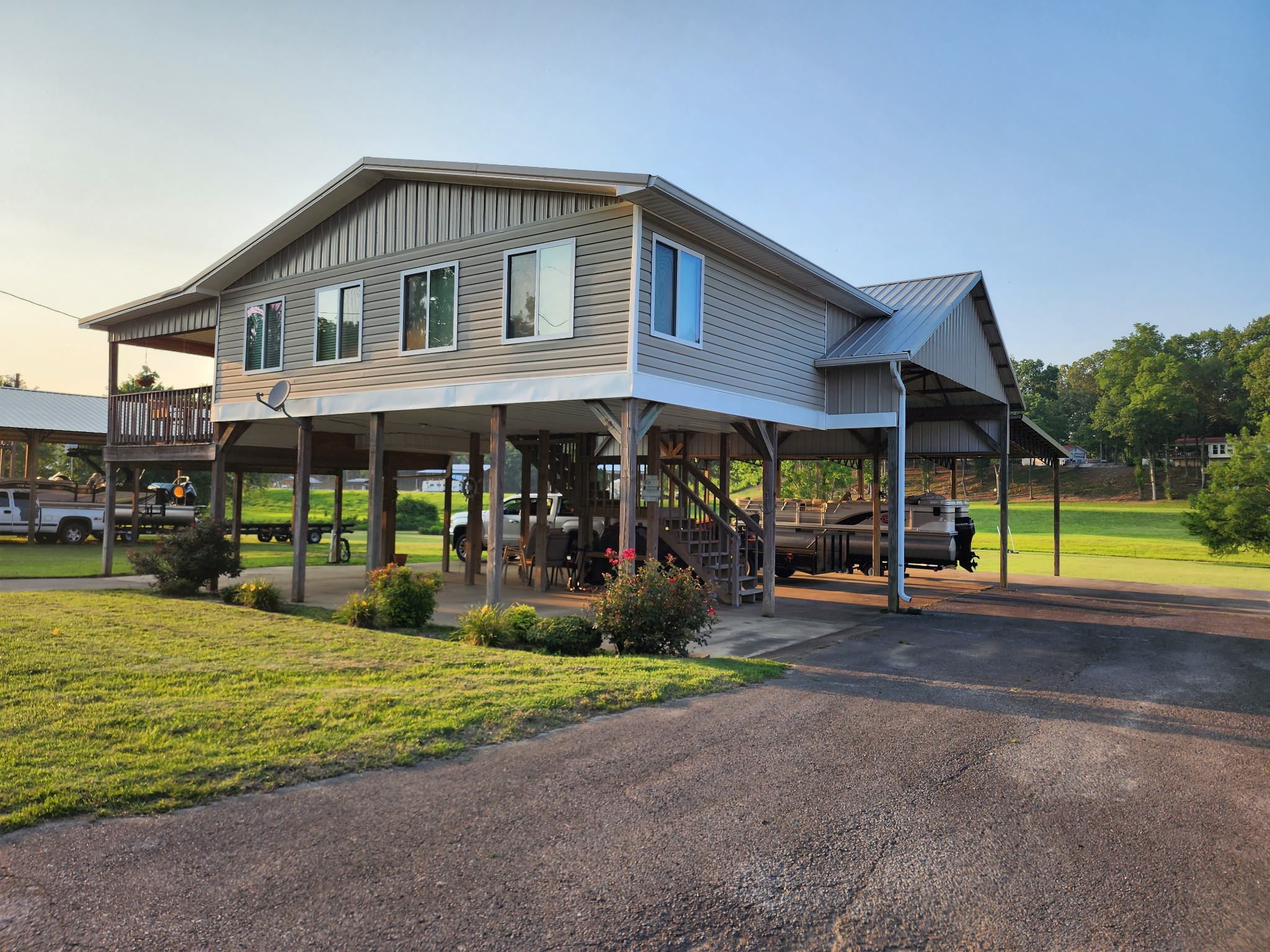 710 River Road Clifton, TN 38425 - Photo 2 of 42 Gallery Image 2