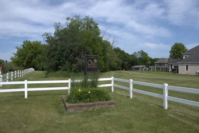 $250,000 | 2288 Glen Oaks Circle, Cottage Grove, WI 53527