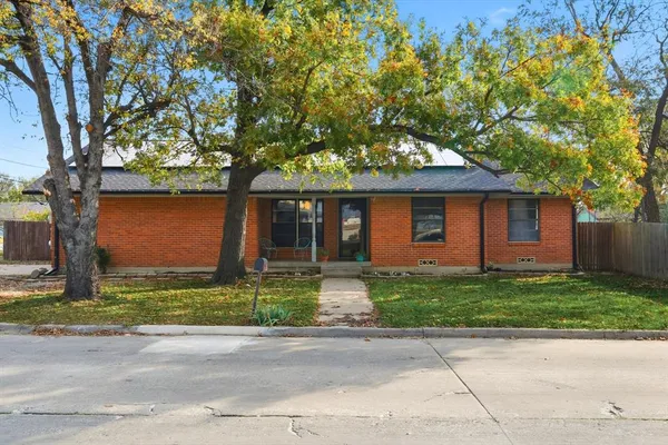 $265,900 | 612 North 10th Street, Sanger, TX 76266