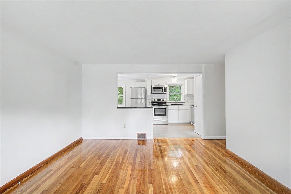 9 Moss Road Springfield, MA 01119 - Photo 9 of 39 Gallery Image 9